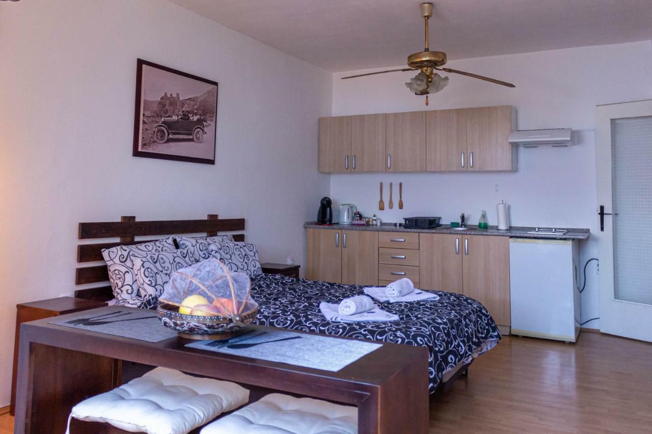 גולובאץ Apartman "Soba Sa Pogledom" מראה חיצוני תמונה